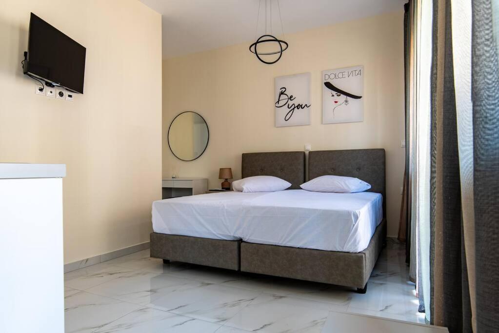 Plaka Rafaela Elegant Urban Retreat In Athens Historic Heart Atenas Exterior foto